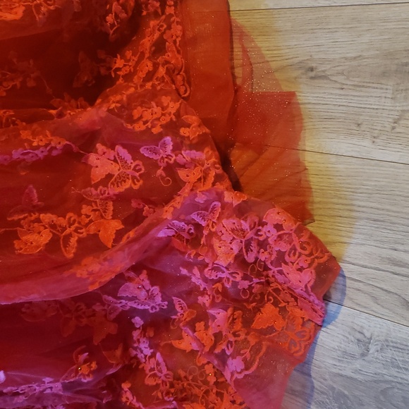 Elegant Red Floral Ball Gown - Picture 7 of 15